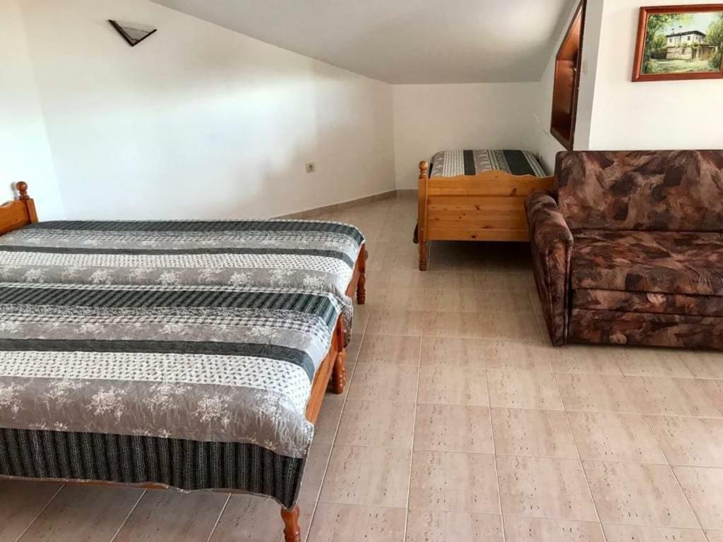 Студиа Мансарда Ненови Pomorie Luaran gambar